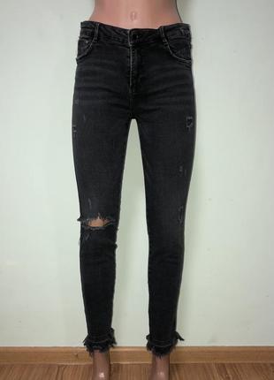 Джинсы скинни zara distressed skinny jeans