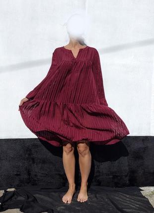 Шикарное бордовое платье из органзы zizzi
