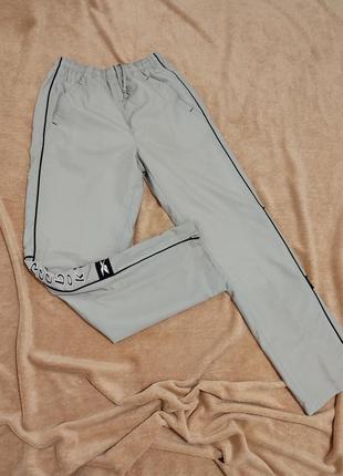 Спортивные брюки