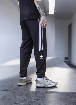 Мужские брюки adidas черные