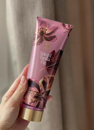 Крем лосьон для тела виктория сикрет victorias secret spiced vanilla fig