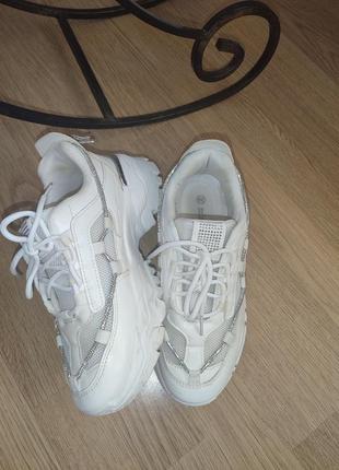 Кроссовки женские 38 р