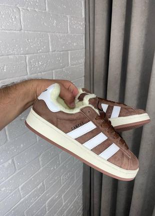 Зимові жіночі кросівки aМужские кроссовки adidas zx750 black white адідас кампус коричневого з білим кольорів з хутром