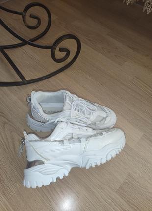 Кроссовки женские 38 р