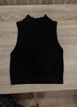 Топ с горловиной