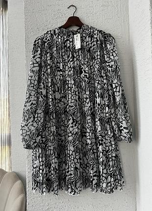 Короткое платье плиссе ri