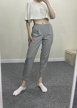 Классические брюки в полоску bershka
