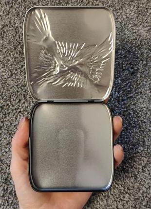 Жестяная коробочка