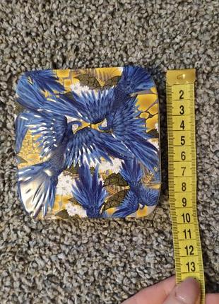 Жестяная коробочка