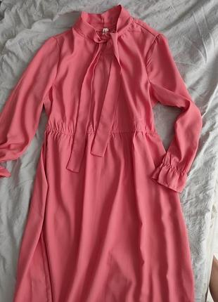 Платье длинное лососево-розового цвета