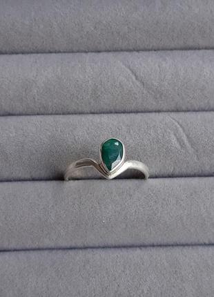 Серебряное кольцо с зелёным кварцем