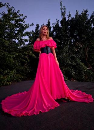 Невероятно красивое нежное воздушное платье с длинным шлейфом для фотосессии magelite люби...