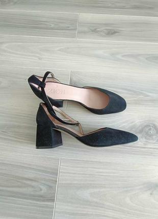 Туфлі жіночі
