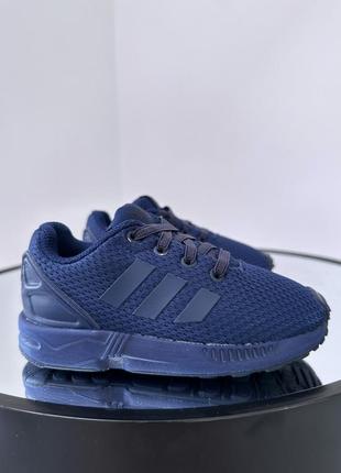 М'які та повітропроникні кросівки на гумках adidas zx flux