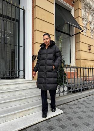 Теплий пуховик с капюшоном