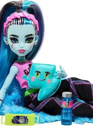 Кукла монстер хай френки штейн пижамная вечеринка monster high frankie stein creepover party hky68 оригинал4 фото