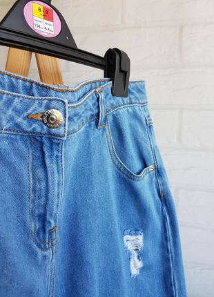 Стильные джинсики с дырочками (*есть утяжка)👭
13 рочков 
состояние: идеальный 
цена: 425грн💰4 фото