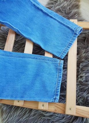 Стильные джинсики с дырочками (*есть утяжка)👭
13 рочков 
состояние: идеальный 
цена: 425грн💰5 фото