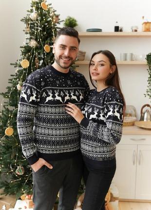 Новорічний светр з оленями чорний