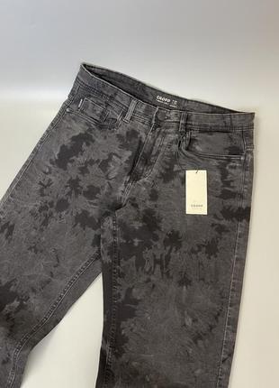 Стильные черные новые джинсы cropp в стиле тай дай, укроп, серые, комбинированные, темные, широкие, свободные, длинные, деним комфорт, tyi dyi3 фото