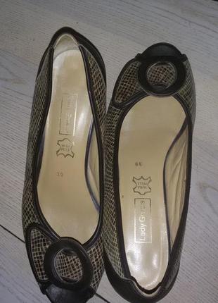 Ledy gracia -кожаные туфли с открытым носком 39 размер (26 см)4 фото