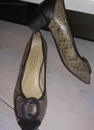 Ledy gracia -кожаные туфли с открытым носком 39 размер (26 см)5 фото
