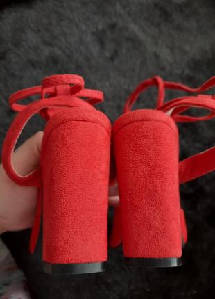 Красные туфли, босоножки на завязках cuccoo комбинированные!5 фото