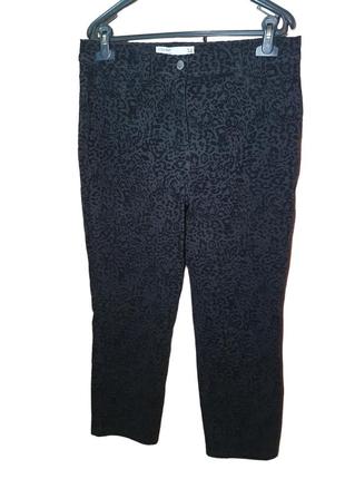 Штани з об'ємним малюнком