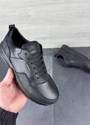 Чоловічі кросівки з натуральної шкіри чорного кольору, качественные мужские кроссовки3 фото