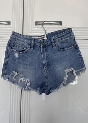 Джинсовые шорты