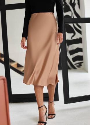 Шелковая юбка-миди 💗 идеальная база под разный образ,жно надевать под различную обувь талия на резинке, очень удобная3 фото
