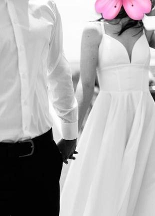 Шикарное свадебное платье с разрезом3 фото