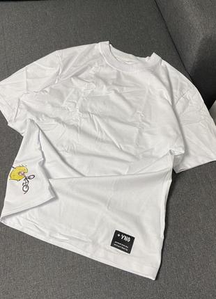 Базовая футболка белая с принтом велосипедиста2 фото