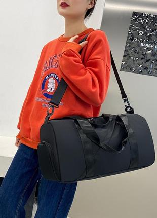 Спортивная женская сумка зd bags zip на 6 отделений для спортзала компактная двухцветная 46x22x23 см черная2 фото