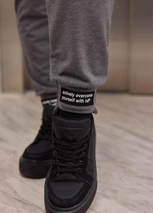 Спортивные штаны демисезонные 446 "нашивка" графит3 фото