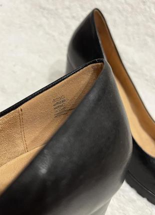 Кожаные классические черные туфли на каблуке7 фото