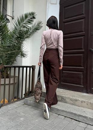 Идеальный базовый лонгслив в соединены с трендовыми брюками с запахом в элегантном стиле🥰💗10 фото