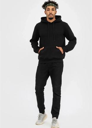 Мужское худи однотонное черного цвета rey теплое с начесом без принтов и рисунков на обхват груди 98см xs