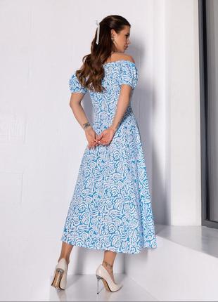 Бело-голубое хлопковое платье с разрезом2 фото