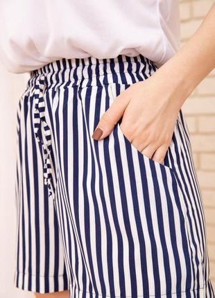 Женские шорты в полоску, с пояском, цвет синий, 172r0075 фото
