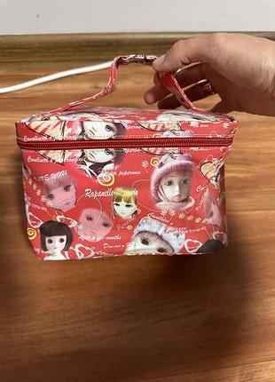 Косметичка сундучок червона з ляльками нова