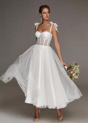 Весільна сукня міді (корсетна)