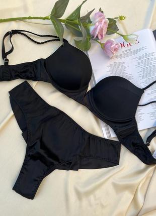 Роскошный шелковый комплект от intimissimi