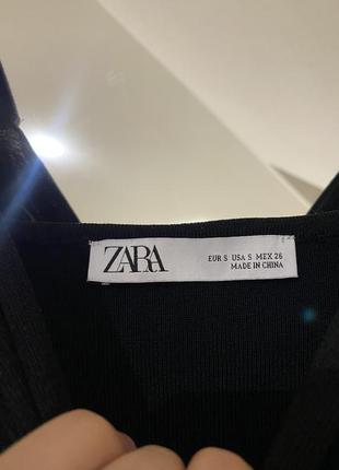 Черное платье zara платье мини мины платье черное маленькое xs s с вырезом на бретелях5 фото