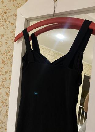 Черное платье zara платье мини мины платье черное маленькое xs s с вырезом на бретелях10 фото