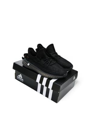Кроссовки adidas yeezy boost 350 v2 черные2 фото