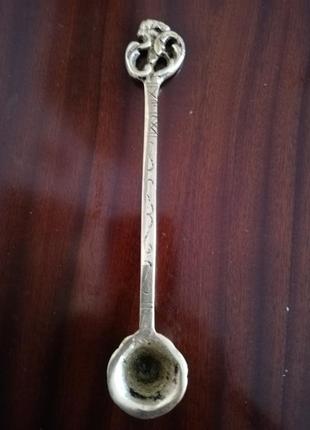 Гасило пламени свечи