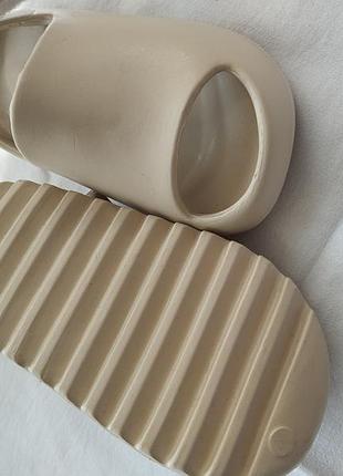 Босоніжки 3