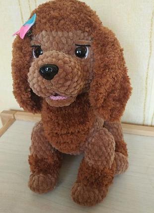 Щенок пудель из плюшевой пряжи