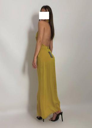 Распродажа платье prettylittlething золотистое asos с открытой спиной4 фото